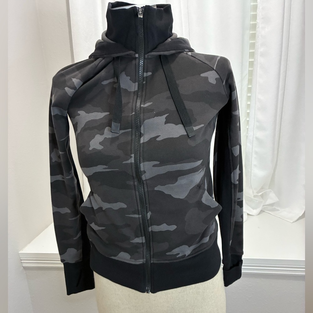 Athleta Black and Gray Camo Jacket